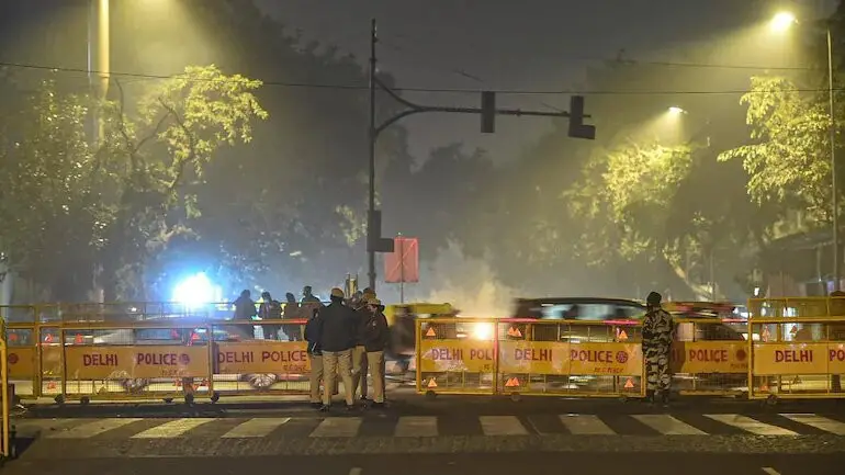 Delhi imposes night curfew
