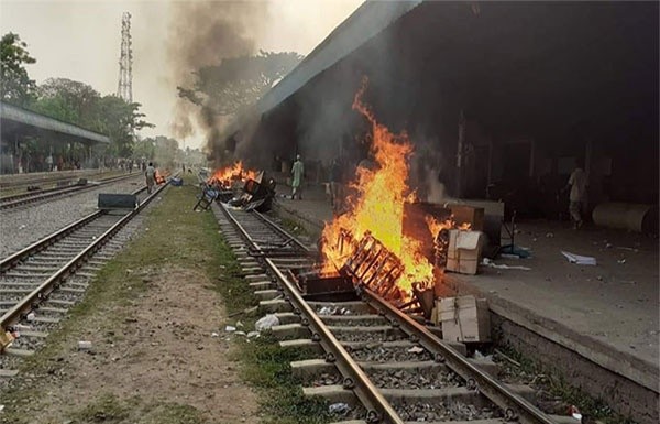 ব্রাহ্মণবাড়িয়ায় বিক্ষোভ ভাংচুরের ঘটনায় আটক ১৪