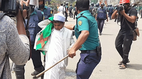 রাজধানীর মতিঝিলে মোদিবিরোধী বিক্ষোভ, ‘শিশুবক্তা’ রফিকুল আটক