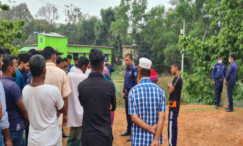 পরকীয়া প্রেমিকার সঙ্গে দেখে ফেলায় যুবককে ডেকে নিয়ে হত্যা