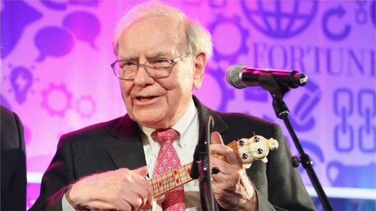 Warren Buffett  joins $100bn club
