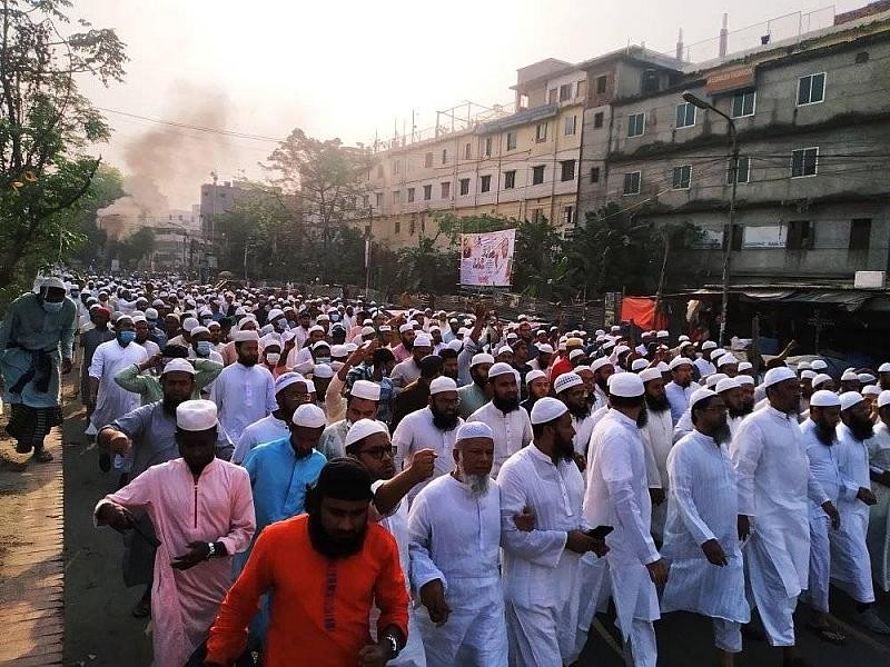 হরতাল সমর্থনে হেফাজতের রাজধানীর বিভিন্ন স্থানে মিছিল