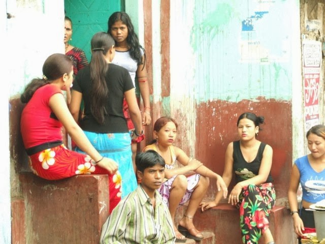 যৌনপল্লিতে, থার্মাল স্ক্রিনিং ছাড়া খদ্দেরদের ‘নো এন্ট্রি’