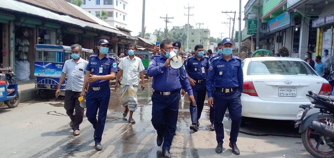 পলাশে করোনার দ্বিতীয় ধাপ প্রতিরোধে পুলিশের প্রচারণা