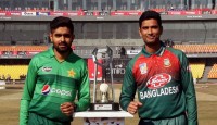 Bangladesh opt to bat first against Paki...